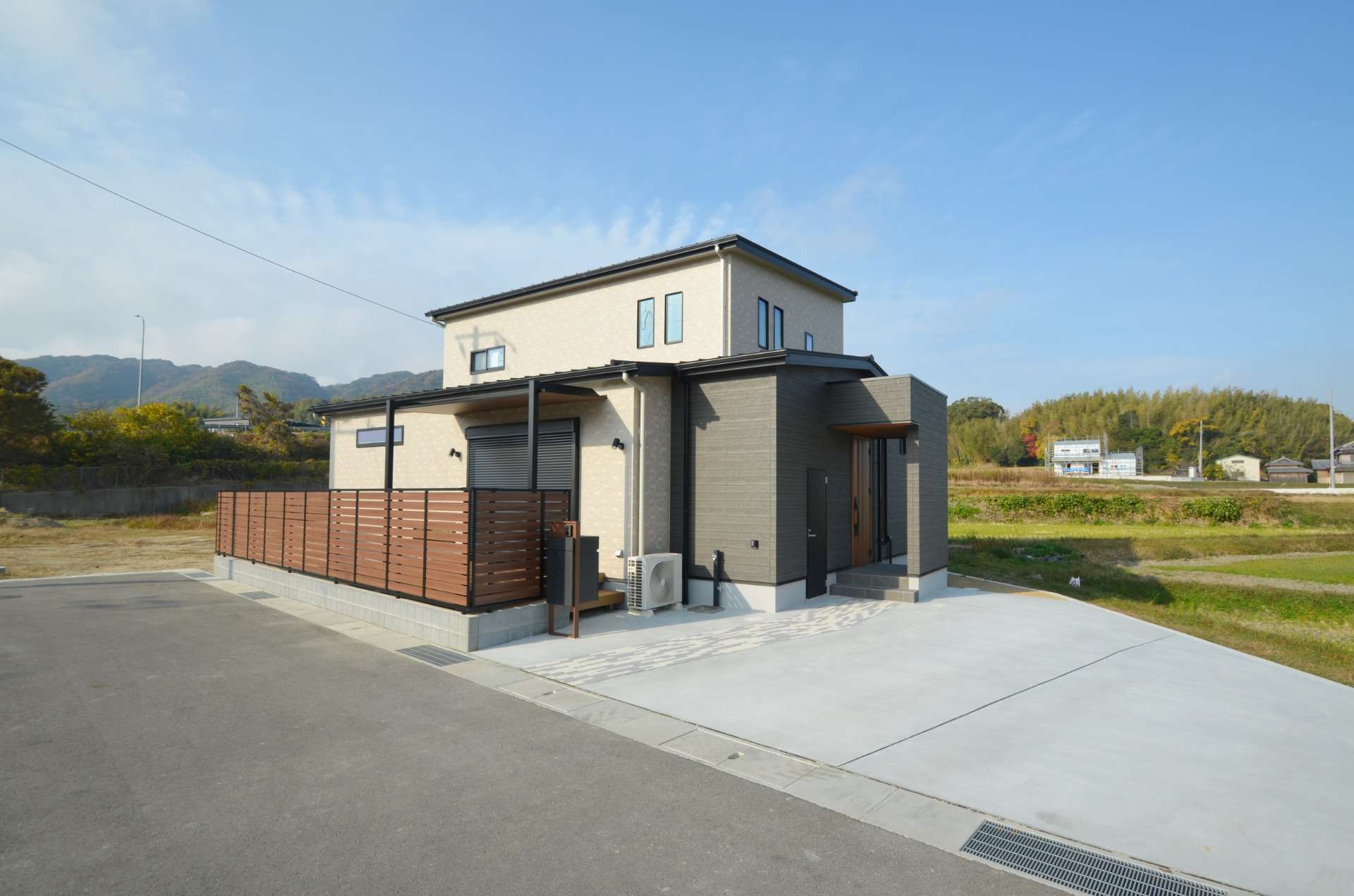 淡路市『開放感と上質を纏う、モダンなお家』ZEH住宅
