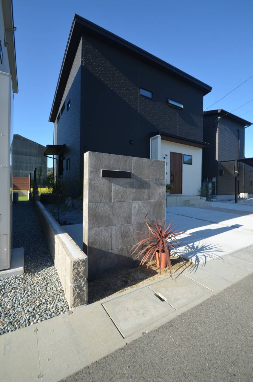 淡路市『モノトーンカラーがおしゃれなお家』ZEH住宅
